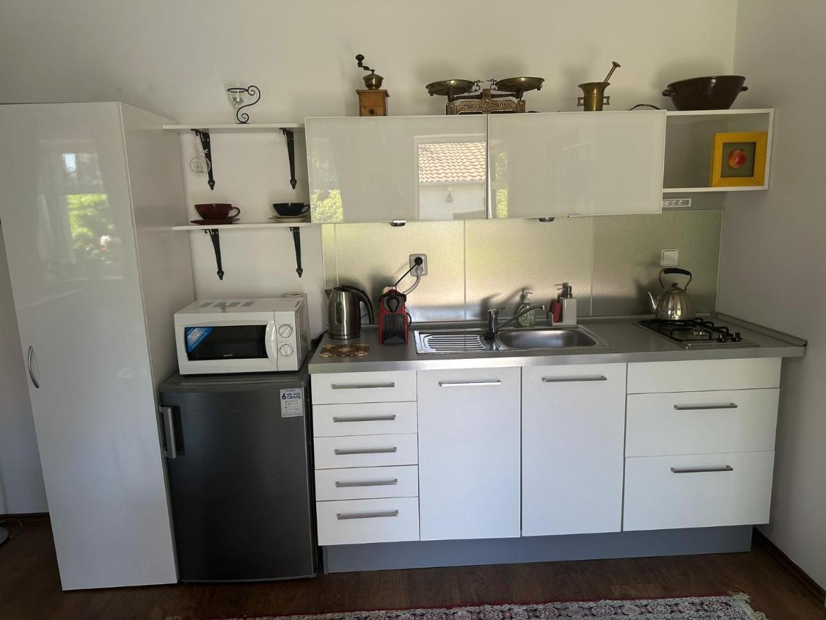 Apartman U Jezirka Velke Prilepy Exterior photo